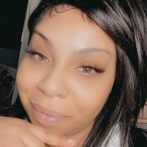 Meet your Posher, Yolanda